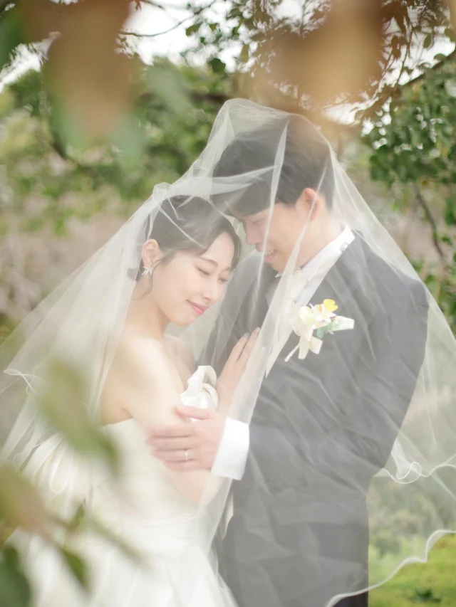.
牧野植物園内での前撮り撮影🕊
ベールに包まれた神秘的なお写真の中に
緑がちらっと見えるナチュラルさがおしゃれ＾＾

______________________________

ストーリーでは #オワゾブルー花嫁 
が選んだドレスやブーケを発信中!
是非フォローして当日のイメージアップ
になれば嬉しいです＾＾

@oiseaubleu_kochi 

今月のウェディングフェアはハイライトへ
お得なプランも案内中🕊️

______________________________

#オワゾブルー #オワゾブルー高知 #高知 #高知結婚式 #高知結婚式場 #高知ウェディング #高知婚 #結婚式場 #高知フォトウェディング #ウェディングドレス #オワゾブルー花嫁 #高知貸切 #貸切ウェディング #wedding #weddingdress #weddingphotography #高知前撮り #ウェディングブーケ #プレ花嫁 #プレ花嫁準備 #高知プレ花嫁 #牧野植物園