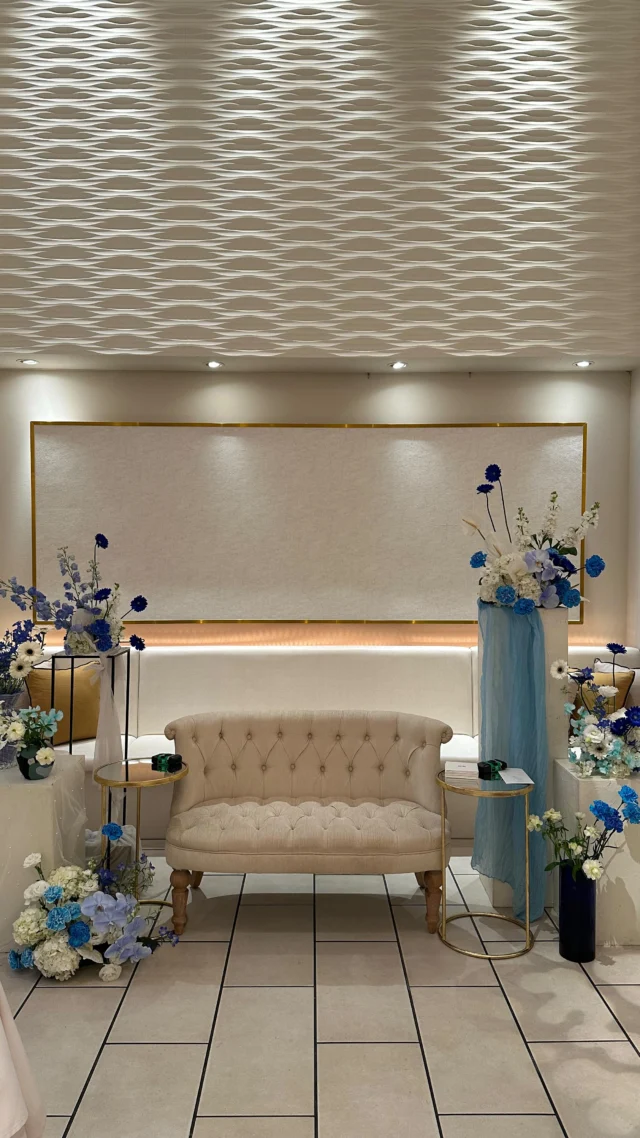 .
先日のオワゾブルーwedding🕊

コーディネートや演出にこだわって
おふたりらしい、そしてゲストに楽しんで
もらえるような空間づくりを

貸切ウェディングの特権です＾＾

______________________________

ストーリーでは #オワゾブルー花嫁 
が選んだドレスやブーケを発信中!
是非フォローして当日のイメージアップ
になれば嬉しいです＾＾

@oiseaubleu_kochi 

今月のウェディングフェアはハイライトへ
年内限定のお得なプランも案内中🕊️

______________________________

#オワゾブルー #オワゾブルー高知 #高知 #高知結婚式 #高知結婚式場 #高知ウェディング #高知婚 #結婚式場 #高知フォトウェディング #ウェディングドレス #オワゾブルー花嫁 #高知貸切 #貸切ウェディング #wedding #weddingdress #weddingphotography #高知前撮り #ウェディングブーケ #プレ花嫁 #プレ花嫁準備 #高知プレ花嫁